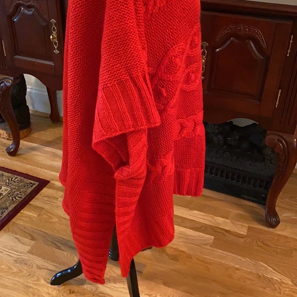 Sweater👚Poncho 💰NWT - Picture 6 of 6